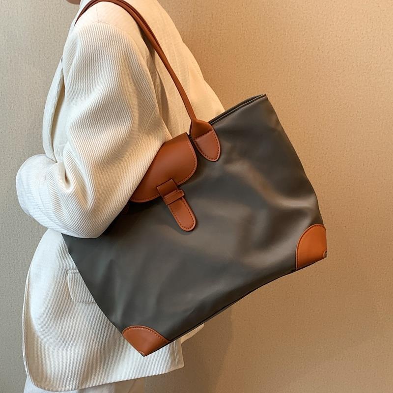 Premium Women’s Commuter Tote Bag